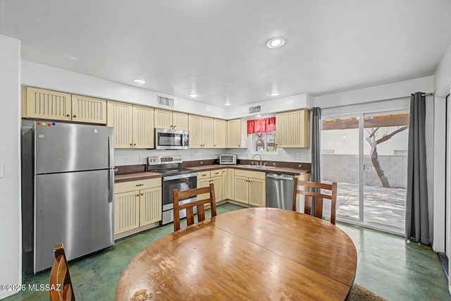 744 E Adams Street, Tucson, AZ 85719