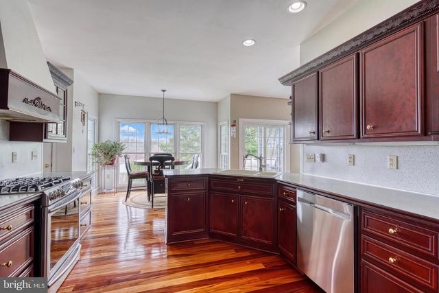 1071 COUNTRY CLUB RD, Camp Hill, PA 17011