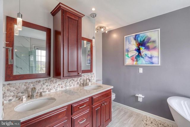 1071 COUNTRY CLUB RD, Camp Hill, PA 17011