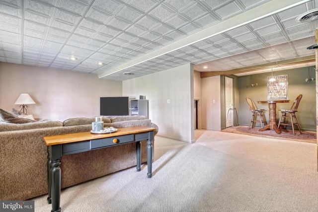 1071 COUNTRY CLUB RD, Camp Hill, PA 17011