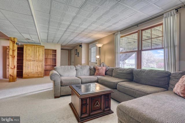 1071 COUNTRY CLUB RD, Camp Hill, PA 17011