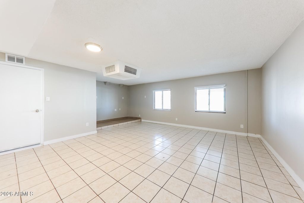 10215 N 35TH Drive, Phoenix, AZ 85051 — photo 4