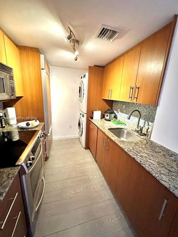 10275 Collins Ave 1520, Bal Harbour, FL 33154