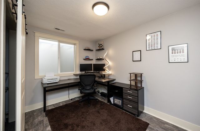 2109 NW Woodland Drive, Ankeny, IA 50023