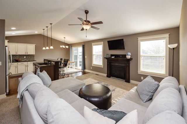 2109 NW Woodland Drive, Ankeny, IA 50023
