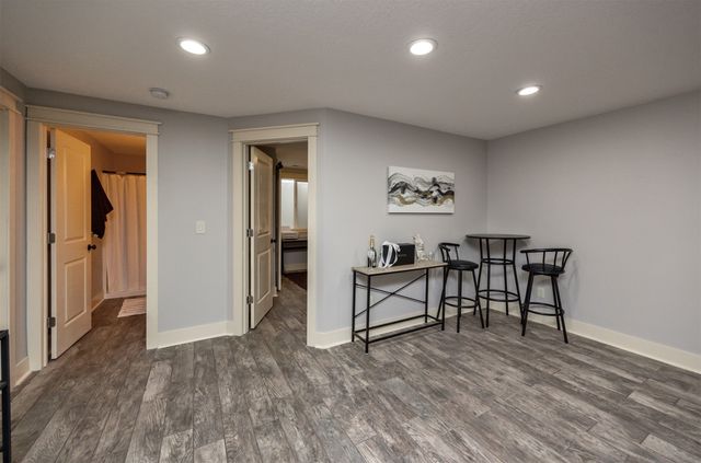 2109 NW Woodland Drive, Ankeny, IA 50023