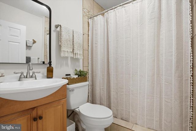 7 UNAMI TRL, Chalfont, PA 18914