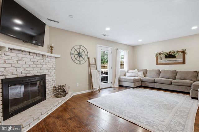 7 UNAMI TRL, Chalfont, PA 18914