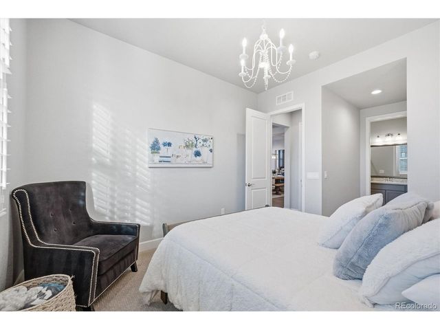 9580 Williamsburg St, Littleton, CO 80125