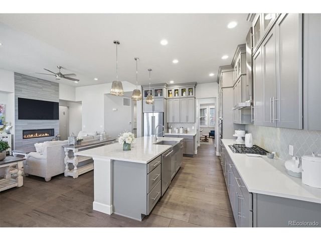 9580 Williamsburg St, Littleton, CO 80125