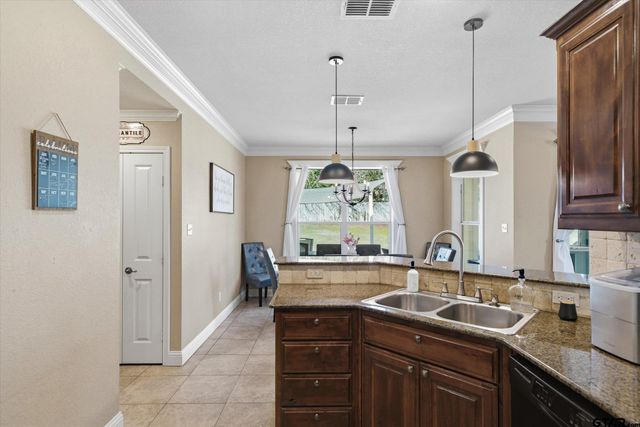 16091 Hickory Hills Dr, Lindale, TX 75771