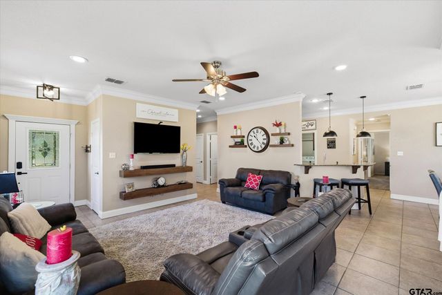 16091 Hickory Hills Dr, Lindale, TX 75771