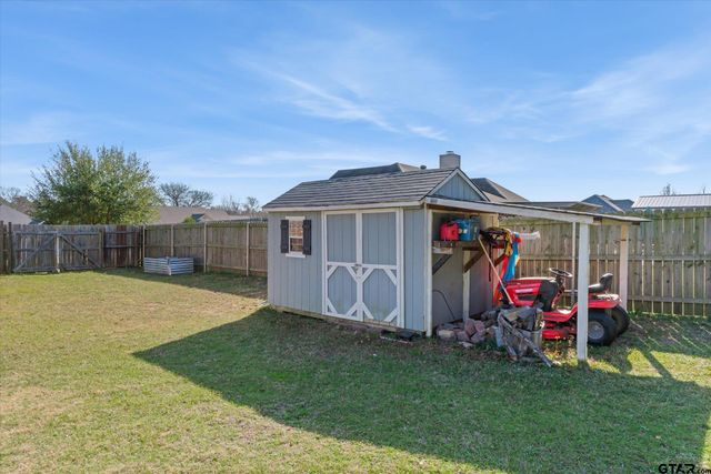 16091 Hickory Hills Dr, Lindale, TX 75771