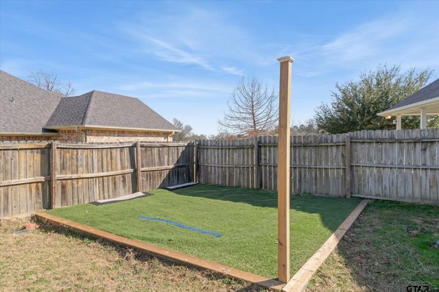 16091 Hickory Hills Dr, Lindale, TX 75771