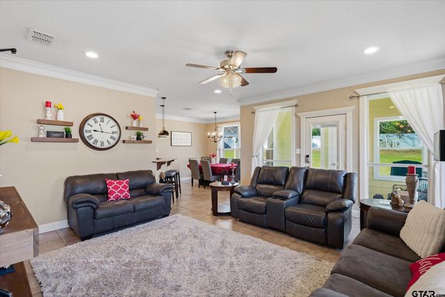 16091 Hickory Hills Dr, Lindale, TX 75771