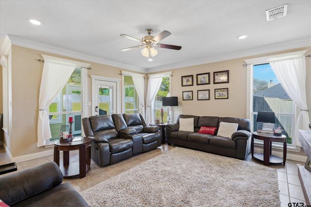 16091 Hickory Hills Dr, Lindale, TX 75771