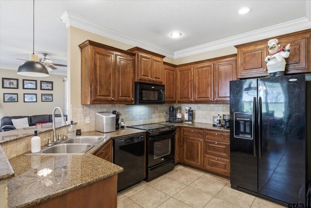 16091 Hickory Hills Dr, Lindale, TX 75771