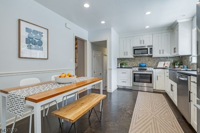 40 Collinwood Rd, Maplewood Twp., NJ 07040