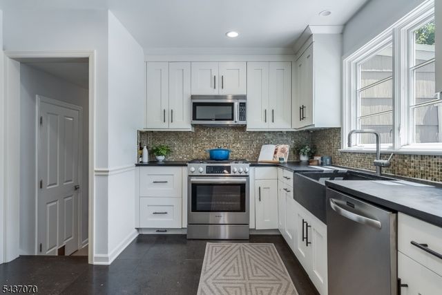 40 Collinwood Rd, Maplewood Twp., NJ 07040