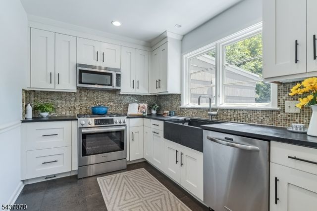 40 Collinwood Rd, Maplewood Twp., NJ 07040