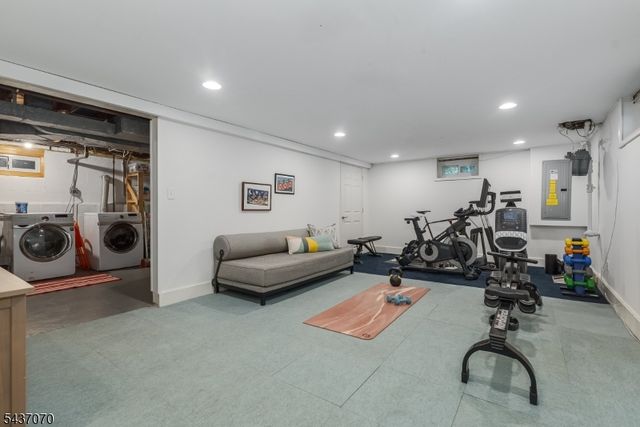 40 Collinwood Rd, Maplewood Twp., NJ 07040
