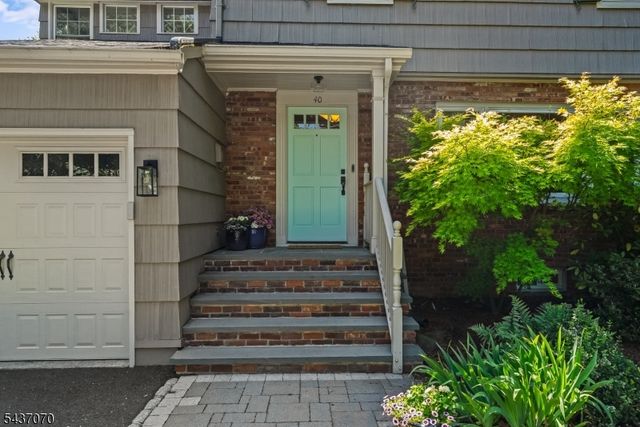 40 Collinwood Rd, Maplewood Twp., NJ 07040