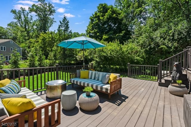 40 Collinwood Rd, Maplewood Twp., NJ 07040