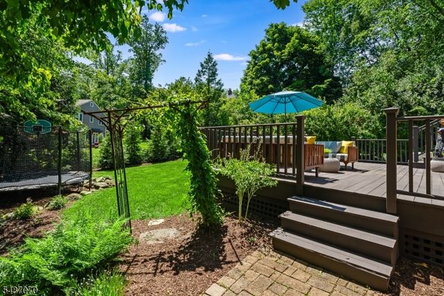 40 Collinwood Rd, Maplewood Twp., NJ 07040