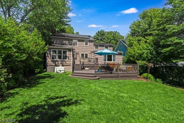 40 Collinwood Rd, Maplewood Twp., NJ 07040