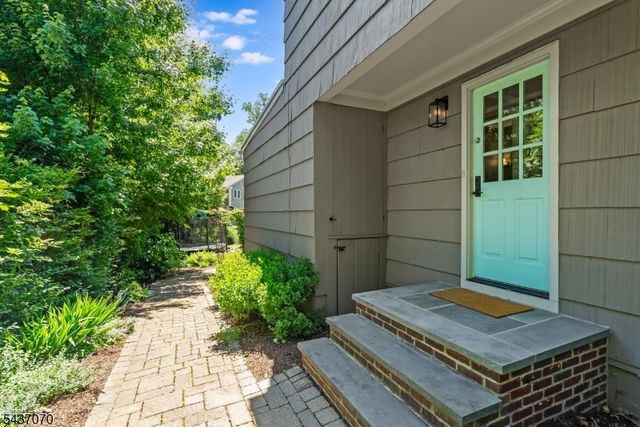 40 Collinwood Rd, Maplewood Twp., NJ 07040
