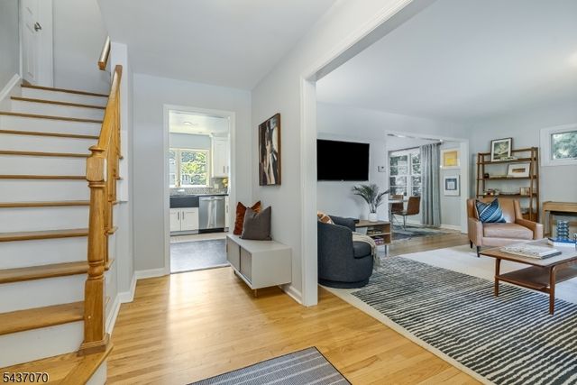 40 Collinwood Rd, Maplewood Twp., NJ 07040