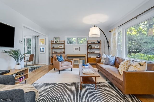 40 Collinwood Rd, Maplewood Twp., NJ 07040