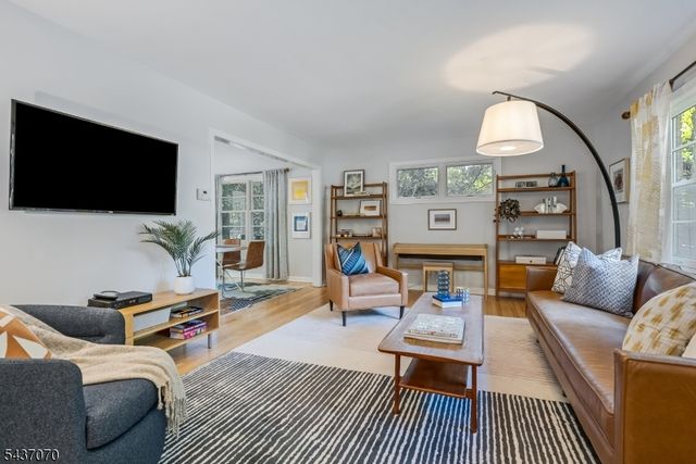 40 Collinwood Rd, Maplewood Twp., NJ 07040