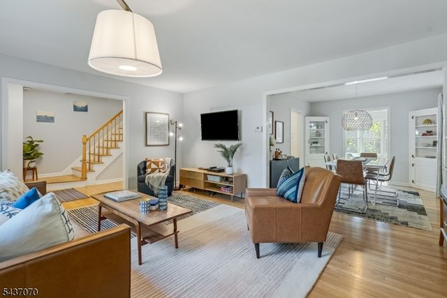 40 Collinwood Rd, Maplewood Twp., NJ 07040