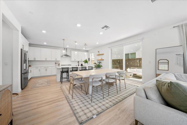 2702 Mossy Creek St, Sacramento, CA 95833