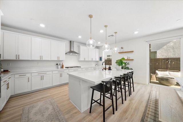 2702 Mossy Creek St, Sacramento, CA 95833