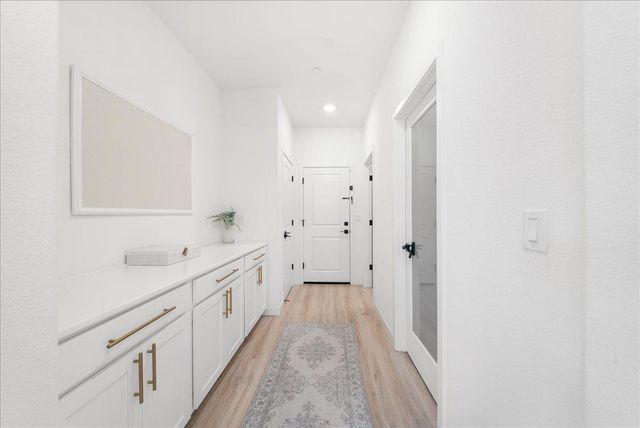 2702 Mossy Creek St, Sacramento, CA 95833