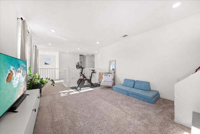 2702 Mossy Creek St, Sacramento, CA 95833