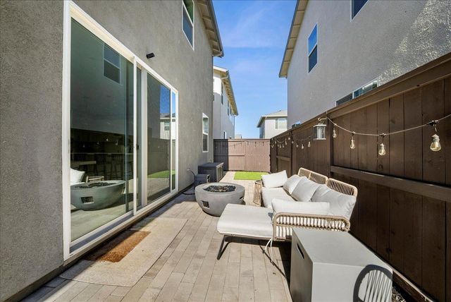 2702 Mossy Creek St, Sacramento, CA 95833