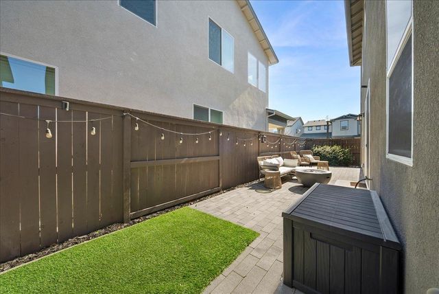 2702 Mossy Creek St, Sacramento, CA 95833