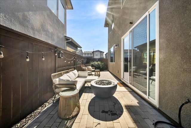 2702 Mossy Creek St, Sacramento, CA 95833