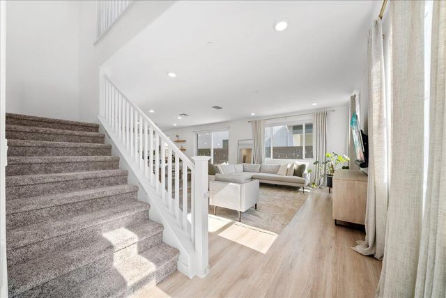 2702 Mossy Creek St, Sacramento, CA 95833