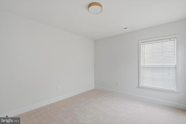 1813 N GREENLEESE DR N, Frederick, MD 21701