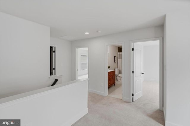 1813 N GREENLEESE DR N, Frederick, MD 21701