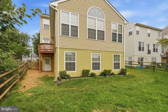 1813 N GREENLEESE DR N, Frederick, MD 21701