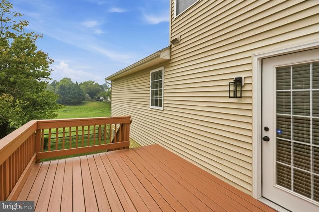 1813 N GREENLEESE DR N, Frederick, MD 21701