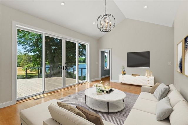 473 Main Street, Amesbury, MA 01913