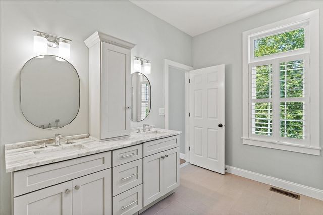 473 Main Street, Amesbury, MA 01913
