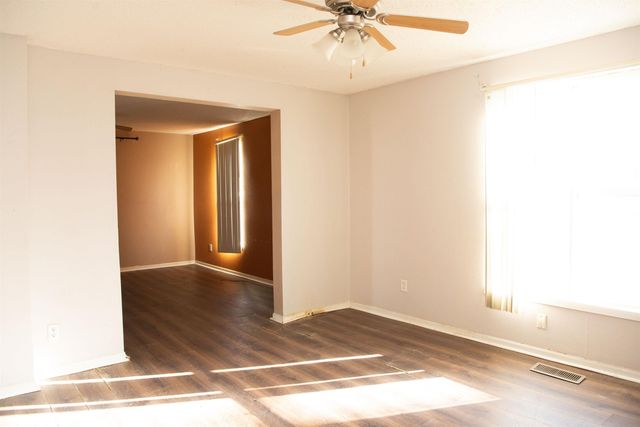 332 Newell Street, Waterloo, IA 50703