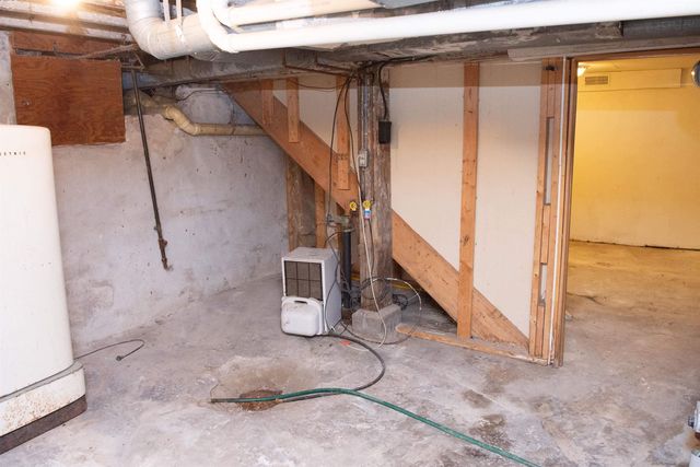 332 Newell Street, Waterloo, IA 50703